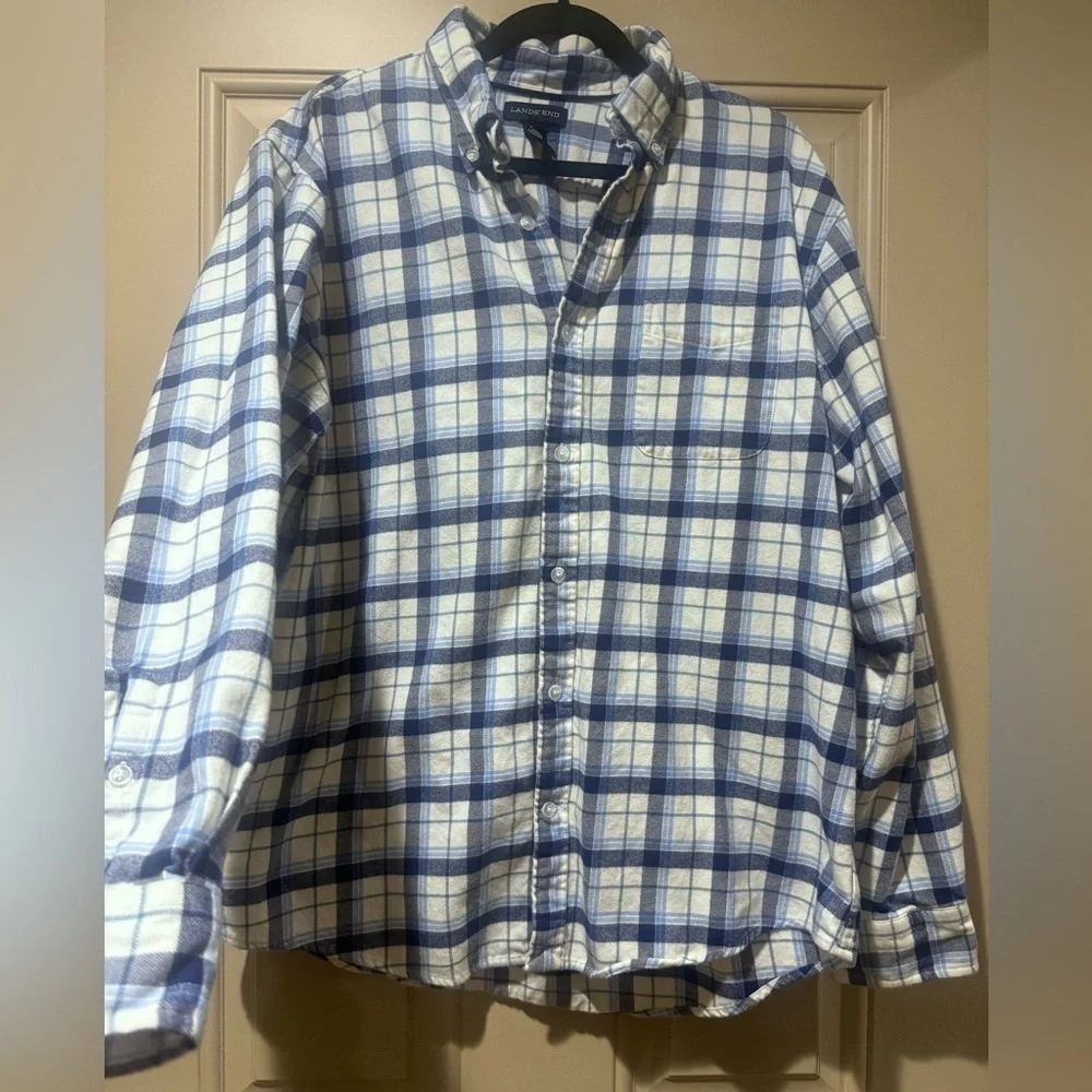Good used condition flannel button up. Sz l